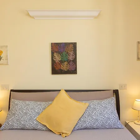 Apartament The Sunflower House